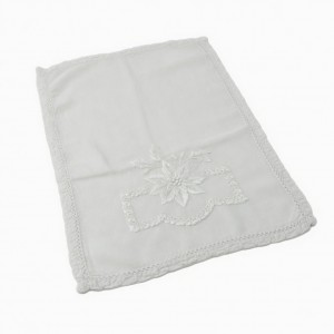 VTG 90s White Embroidered Hankie Finger Towel Handmade Christmas 17x11” Doily